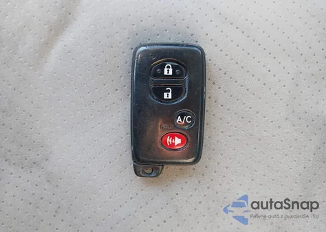 2014 Toyota Prius Three z USA, uszkodzony, nr VIN JTDKN3DU4E1781289